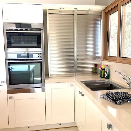 Stunning Sea View And Pool - The View *