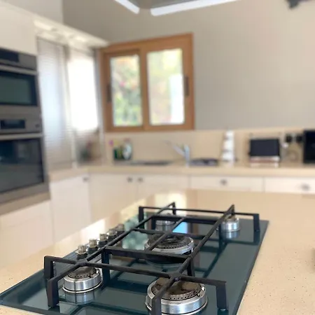 Stunning Sea View And Pool - The View 빌라